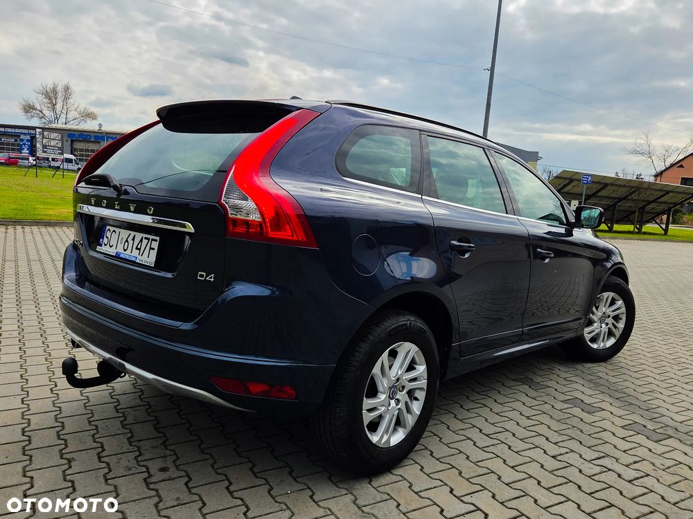 Volvo XC 60 D4 Momentum - 24