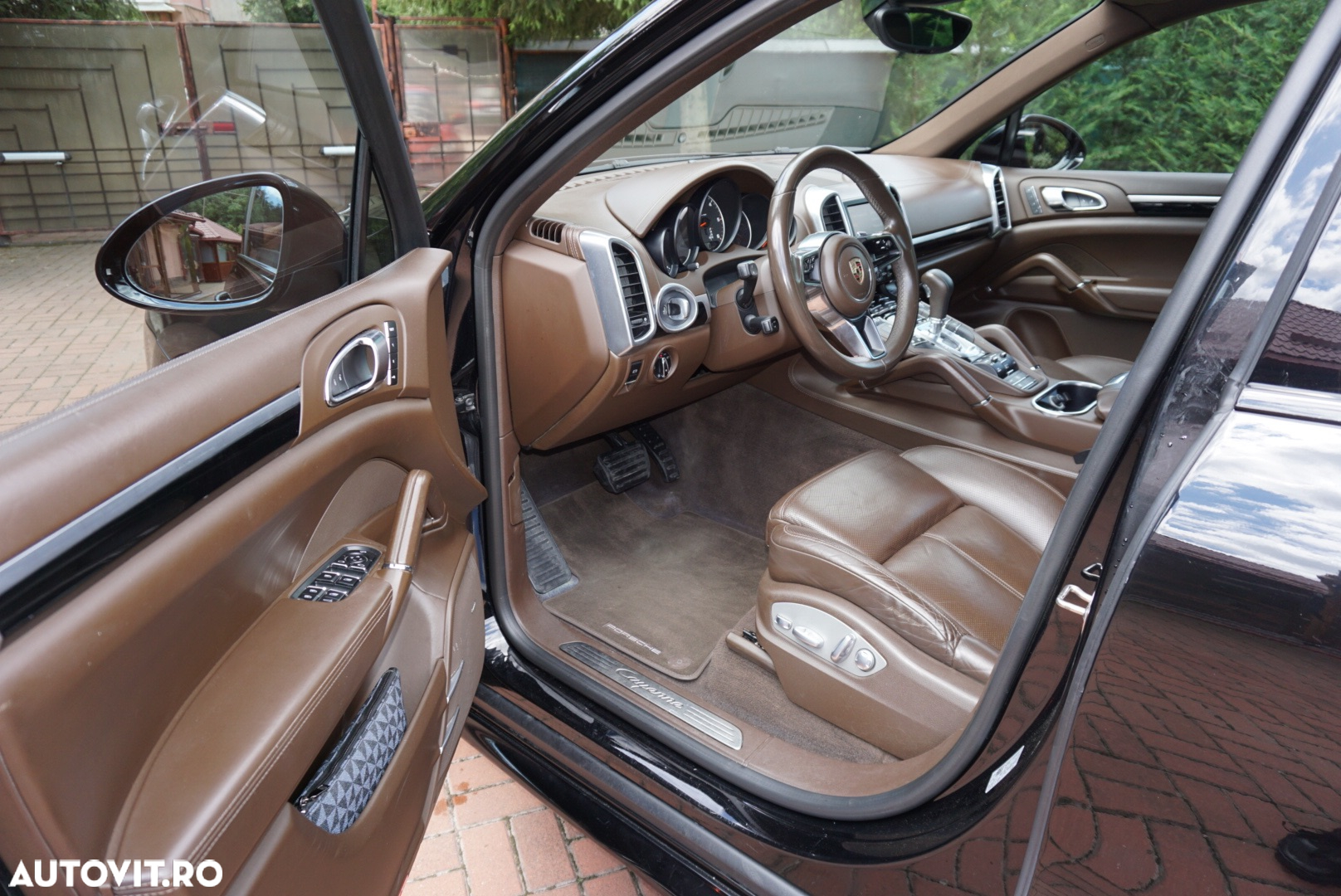 Porsche Cayenne 3.0 L - 23