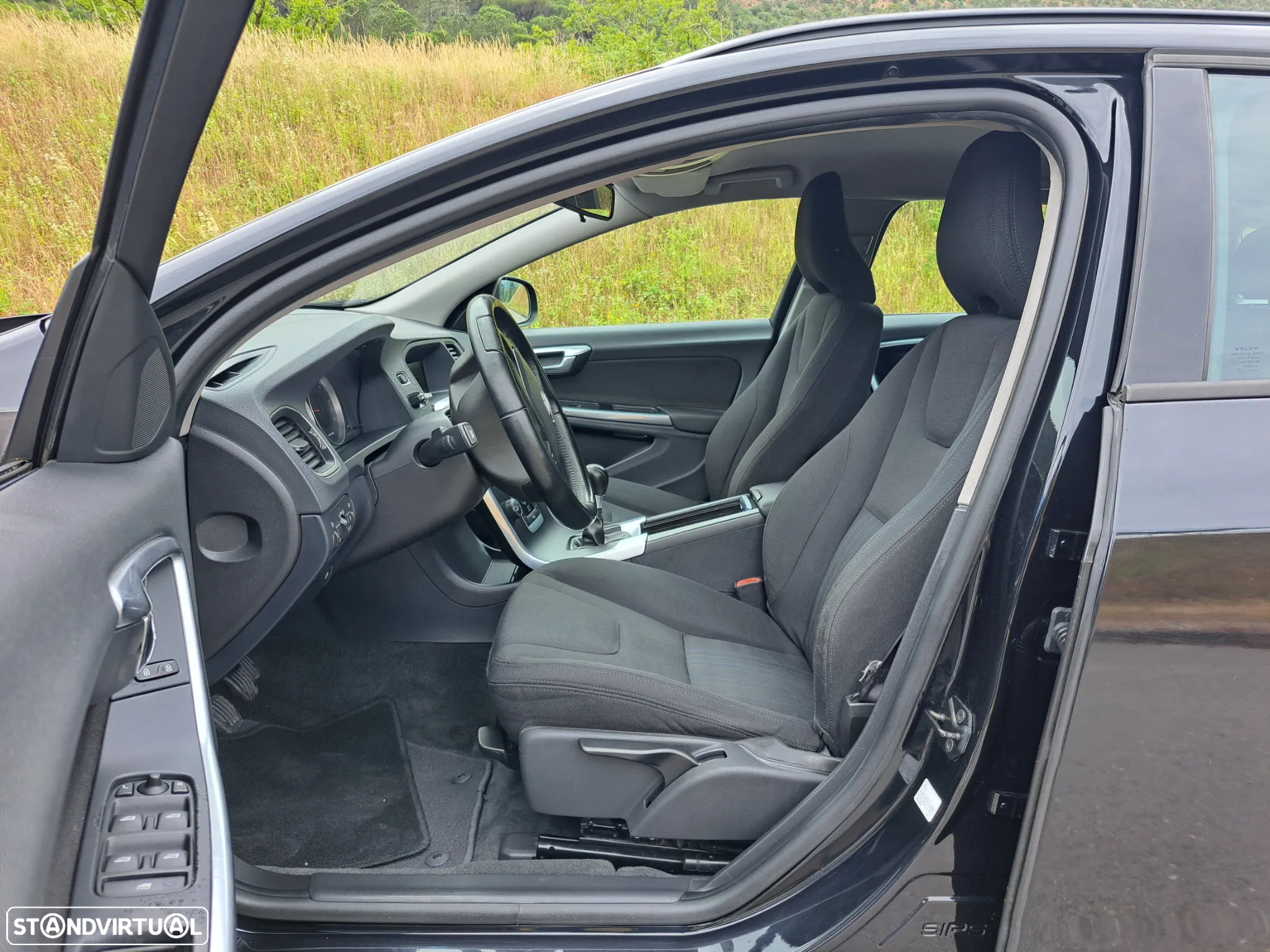 Volvo V60 1.6 D2 Drive Momentum Start/Stop - 12
