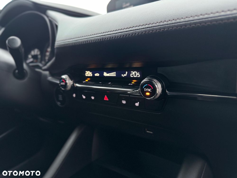 Mazda 3 SKYACTIV-X 2.0 M-Hybrid SELECTION - 19