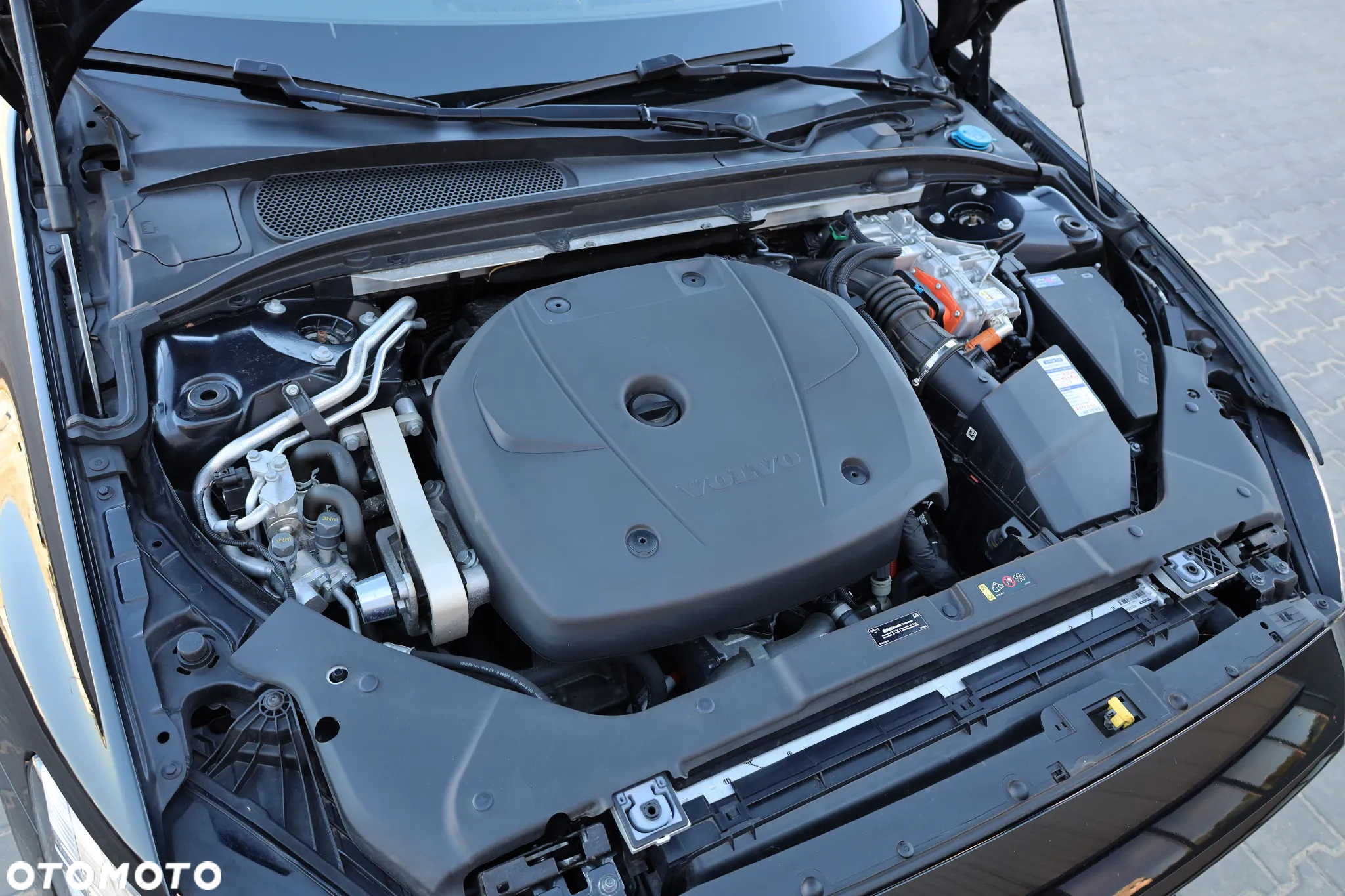 Volvo V60 T6 AWD Recharge Geartronic RDesign - 32