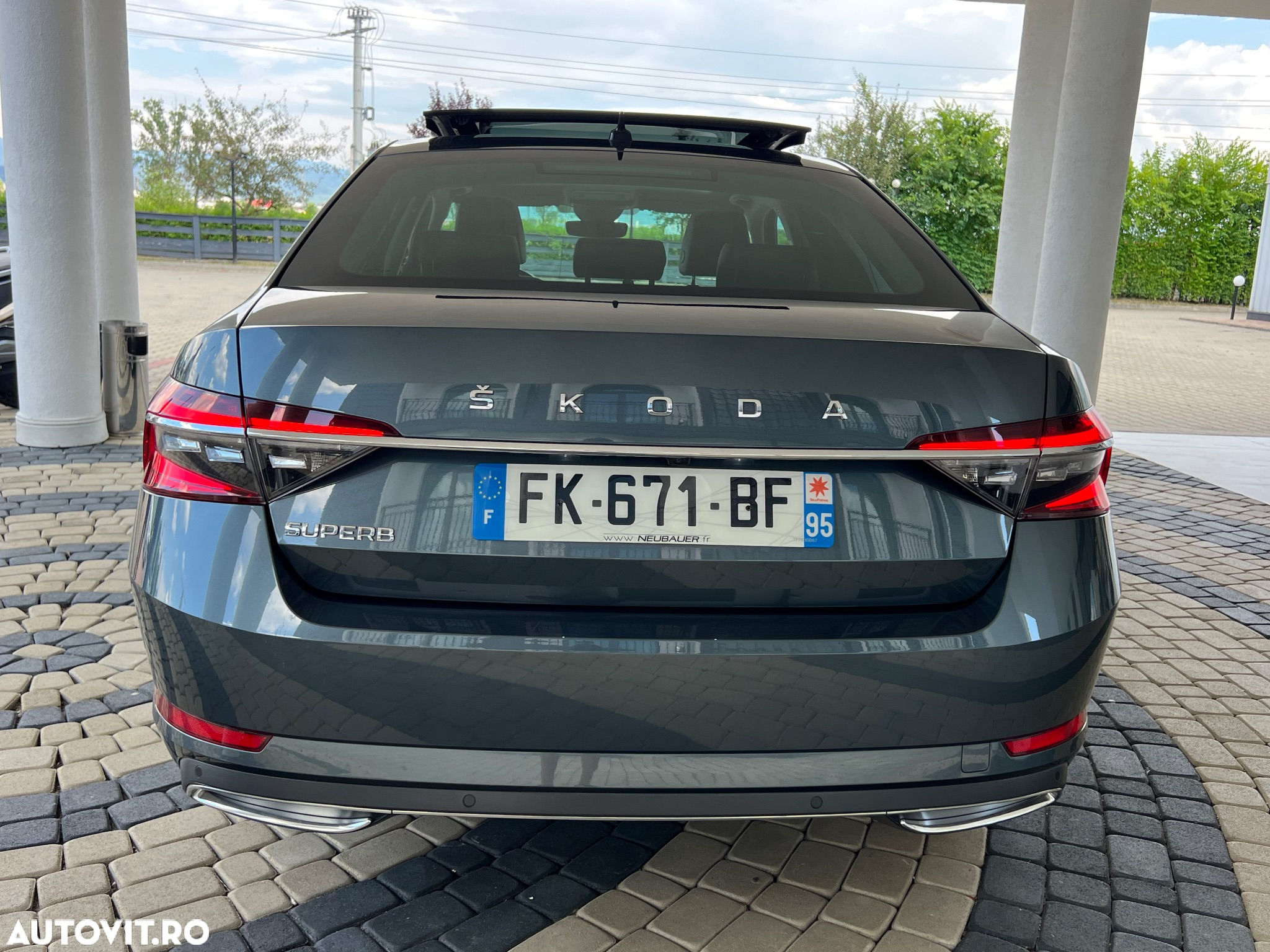 Skoda Superb 2.0 TDI DSG Laurin & Klement - 14