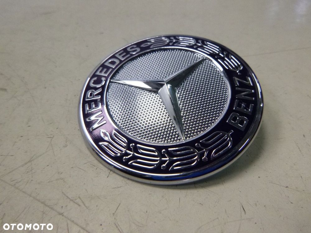 MERCEDES W205 W212 EMBLEMAT ZNACZEK LOGO - 2