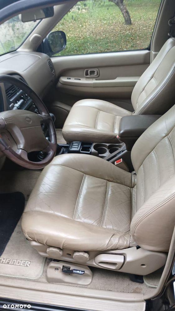 Nissan Pathfinder - 14