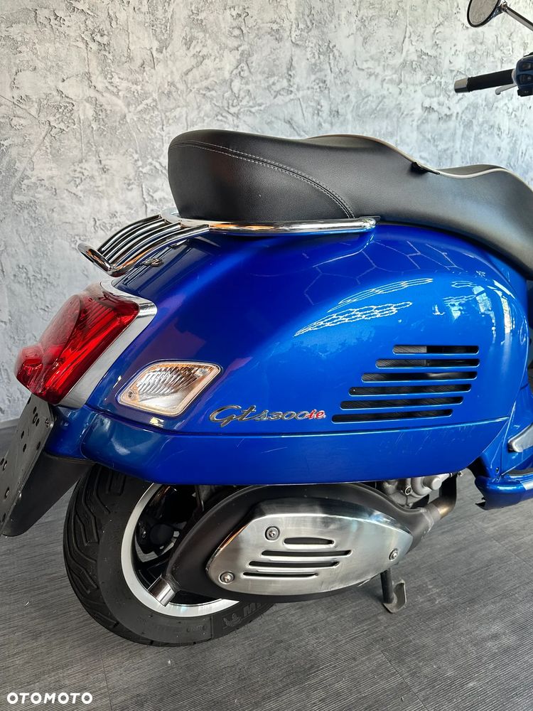 Vespa GTS - 25