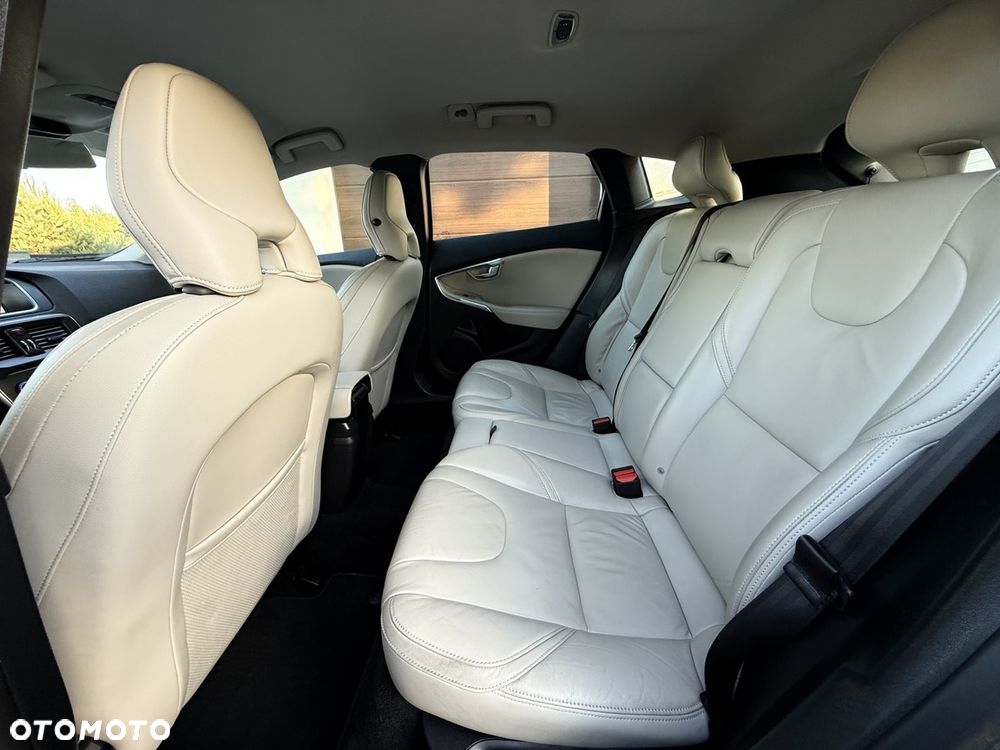 Volvo V40 T3 - 18