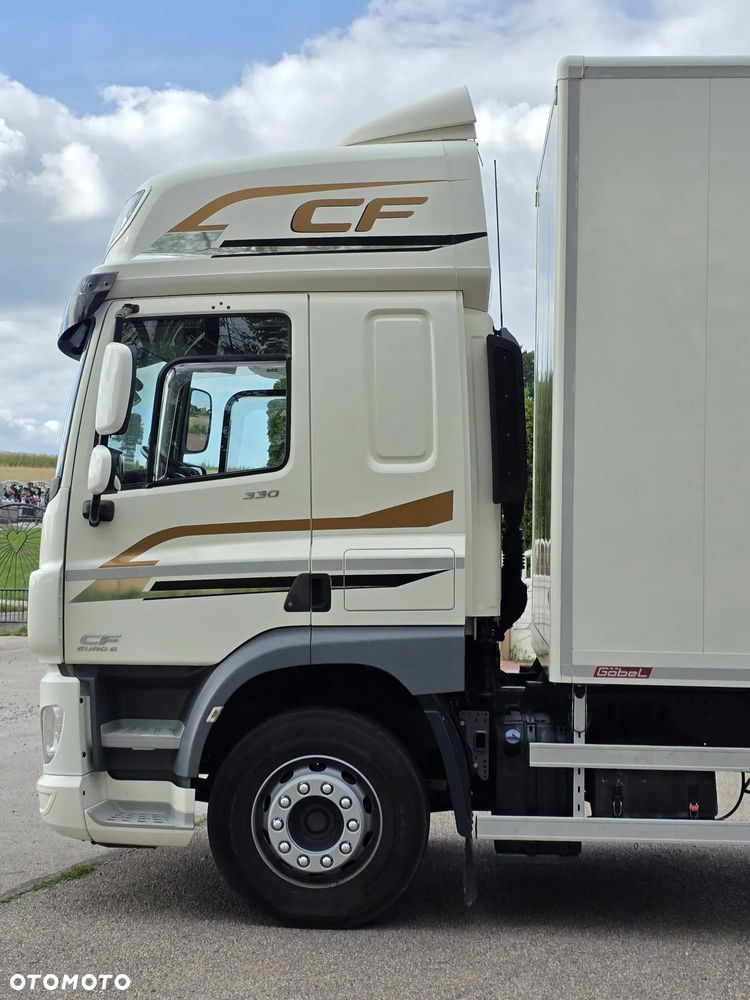 DAF CF 330 / 10.2017 / KONTENER MEBLOWY / IZOTERMA / WINDA / 18 PALET / E6 / NISKI PRZEBIEG / Z NIEMIEC / JAK NOWY / DUŻY SILNIK  10 837cm3// - 8