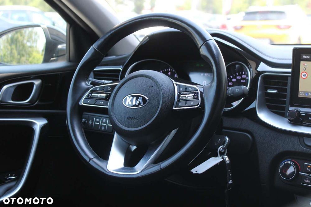 Kia XCeed - 27