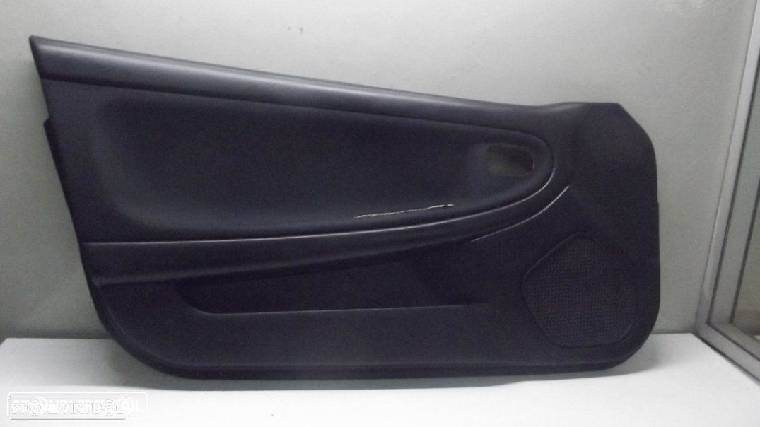 Mazda MX3 quartela da porta - 1