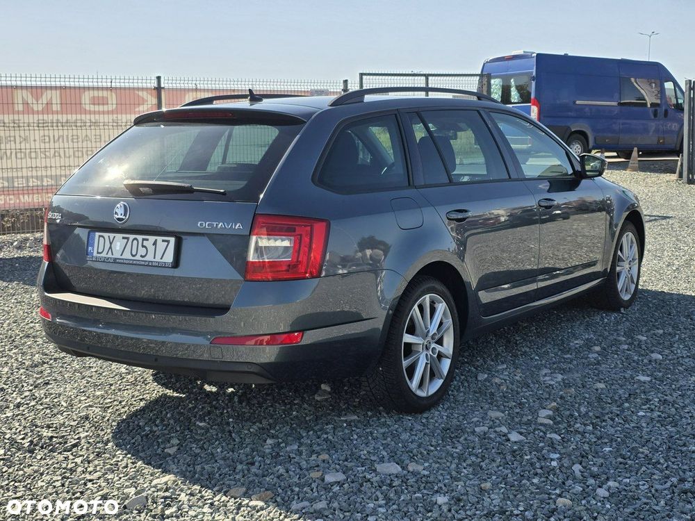 Skoda Octavia Combi 2.0 TDI (Green tec) DSG Joy - 9