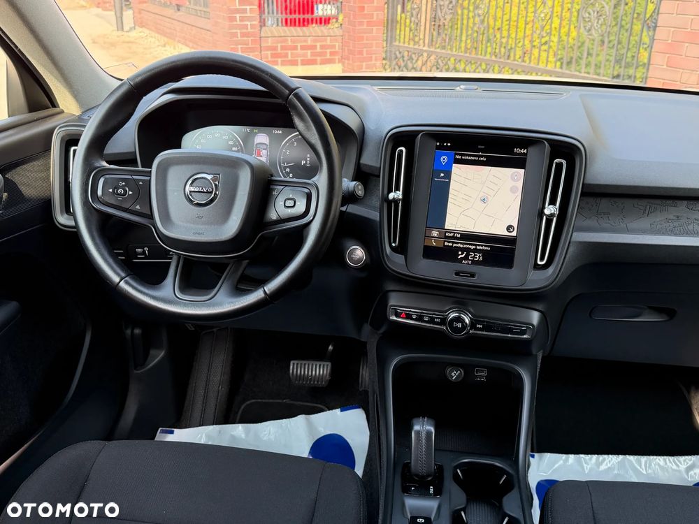 Volvo XC 40 T3 Momentum - 8