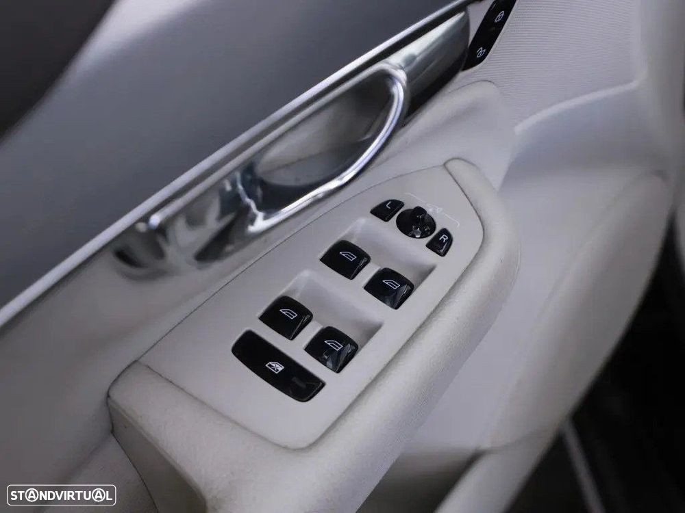Volvo XC 90 2.0 T8 PHEV Momentum AWD - 12