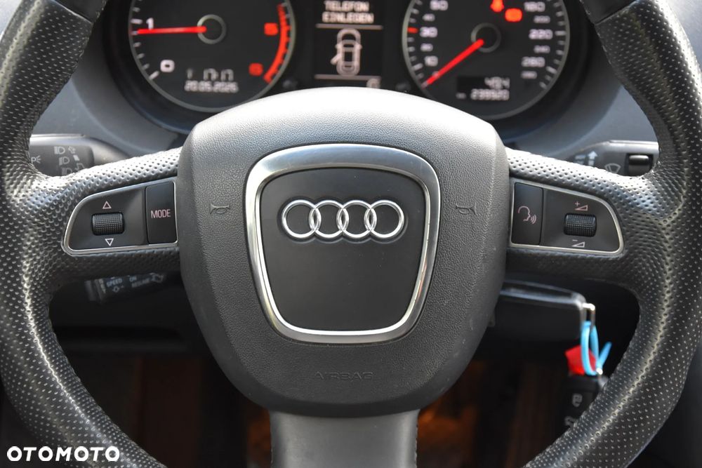 Audi A3 Sportback 2.0 TDI DPF quattro Attraction - 20