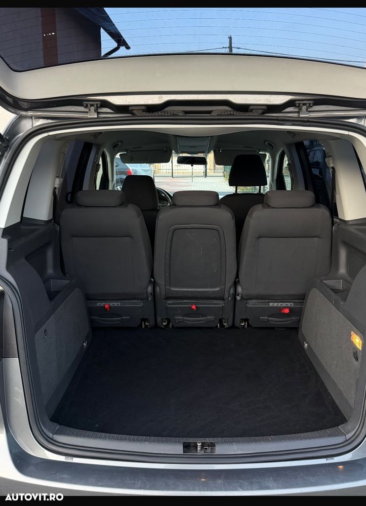 Volkswagen Touran 1.6 TDI DPF Trendline - 17