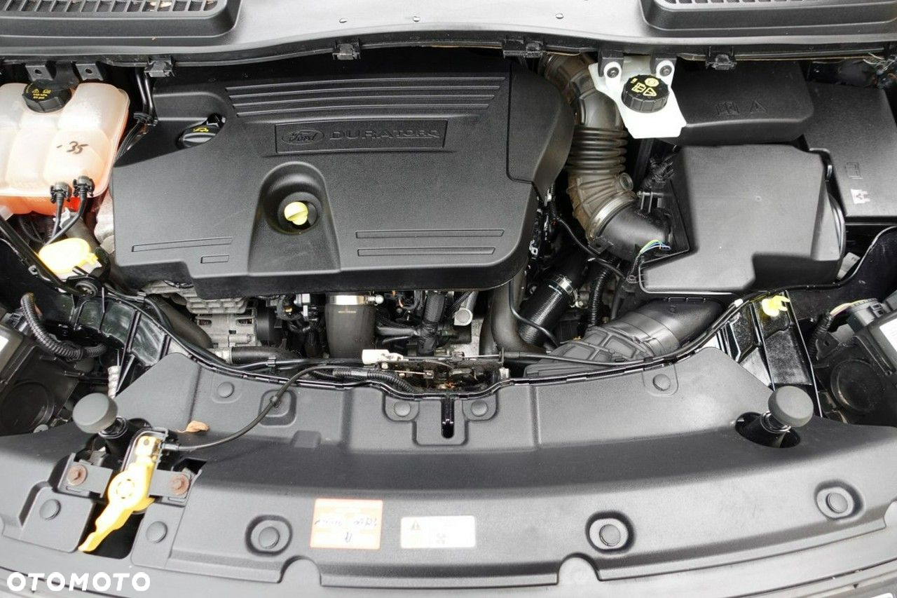 Ford Kuga - 10
