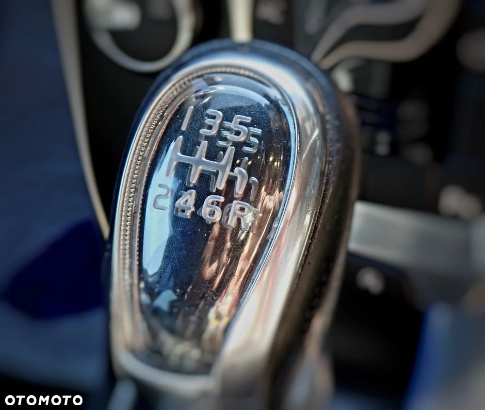 Volvo V40 D3 R Design - 26