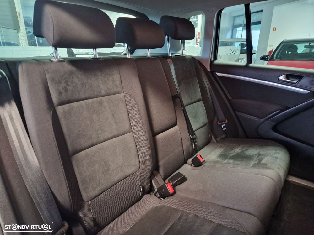 VW Tiguan 2.0 TDi Sport BlueMotion - 19