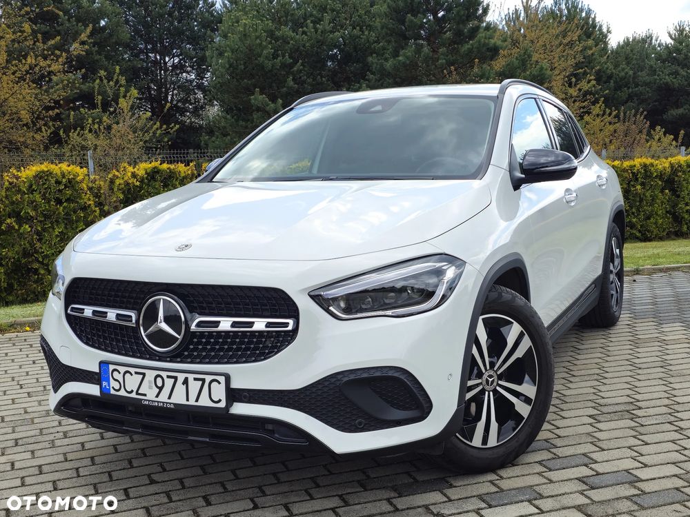 Mercedes-Benz GLA 200 Progressive - 1