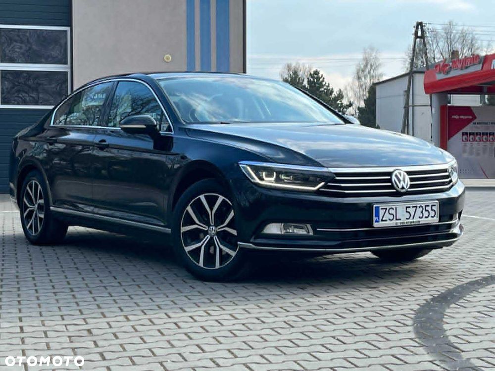 Volkswagen Passat - 1