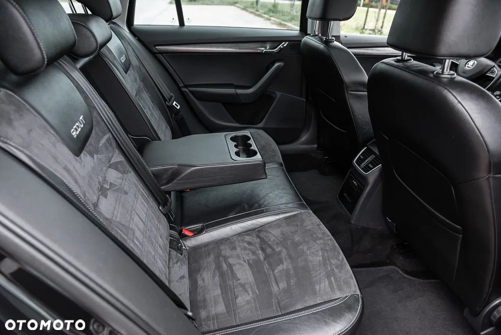 Skoda Octavia Scout 2.0 TDI 4x4 DSG - 34