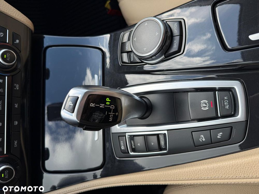 BMW Seria 5 520d xDrive - 31