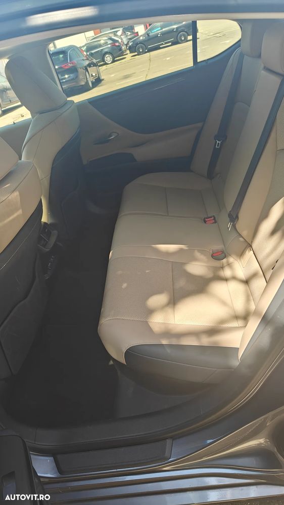 Lexus Seria ES 300h Executive Line - 29