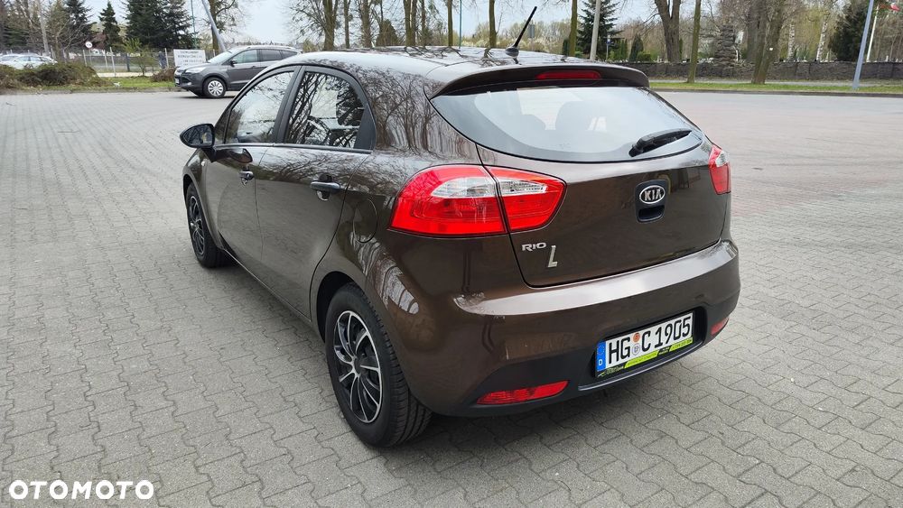 Kia Rio 1.2 Attract - 8