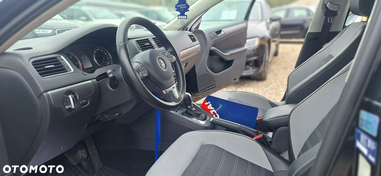 Volkswagen Jetta - 9