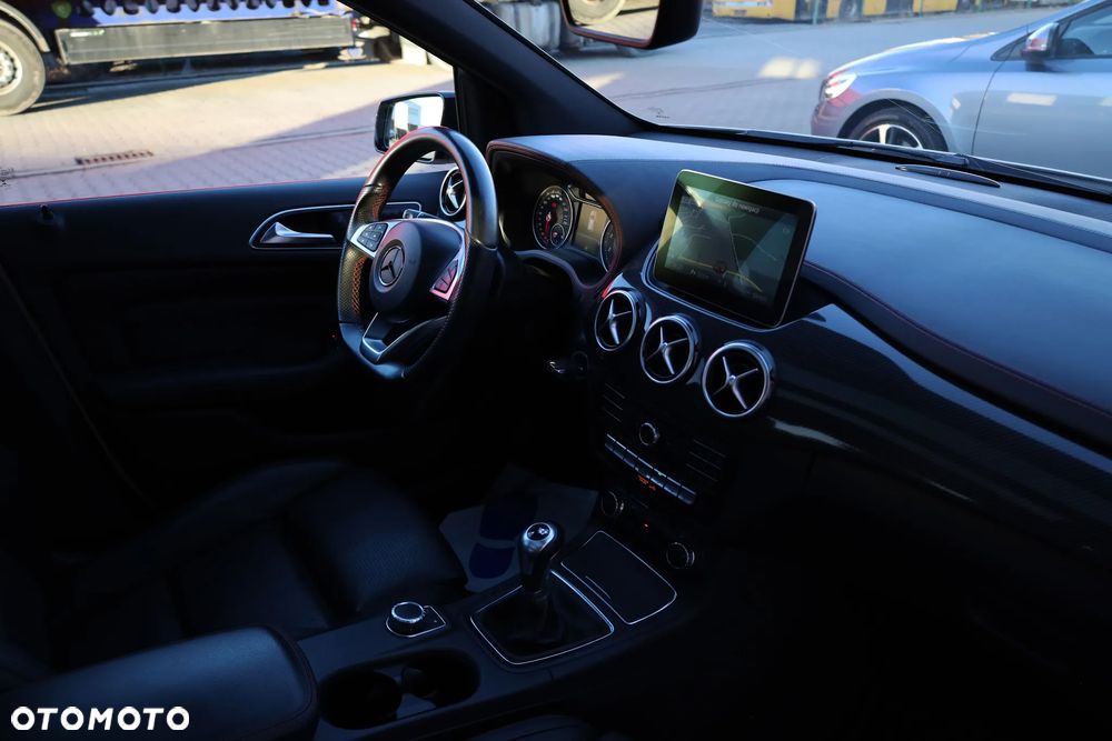 Mercedes-Benz Klasa B 200 UrbanStyle Edition - 24