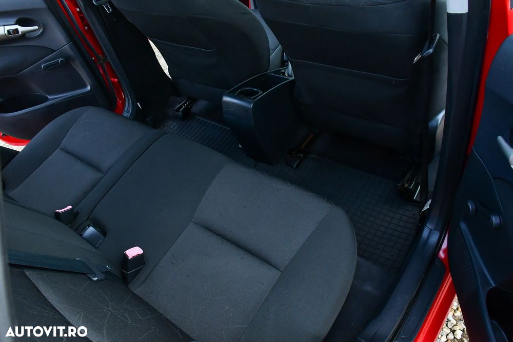 Toyota Auris 1.4 D-4D Luna - 17