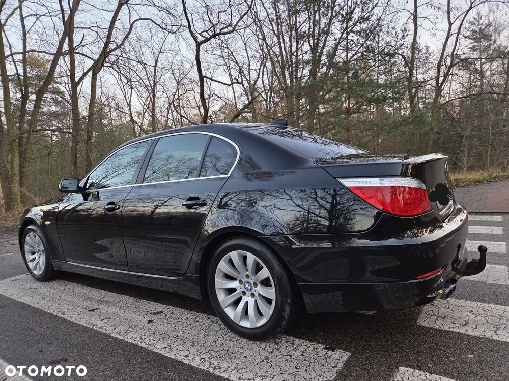 BMW Seria 5 523i - 5