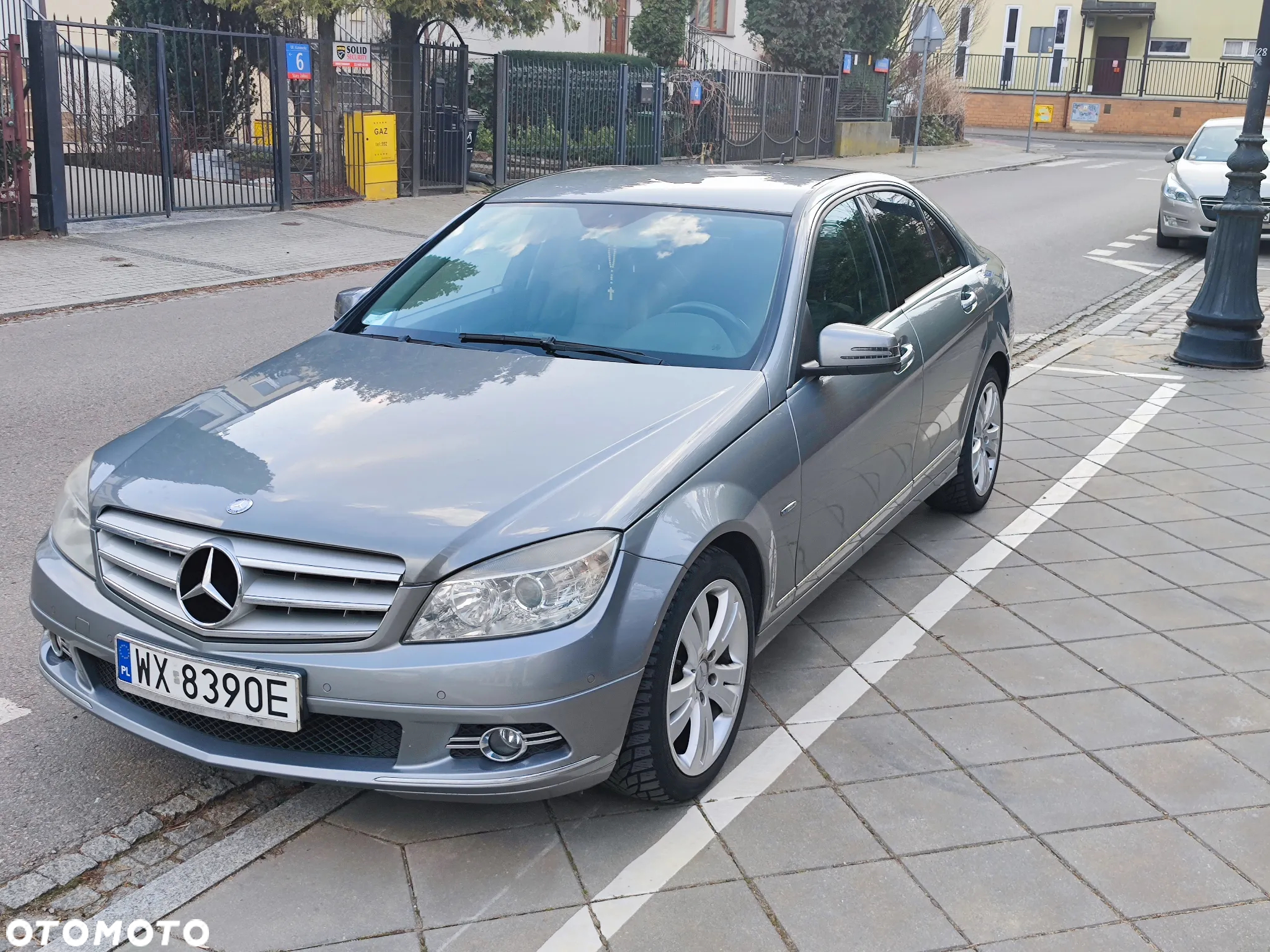 Mercedes-Benz Klasa C 180 CGI Automatik BlueEFFICIENCY Avantgarde - 4