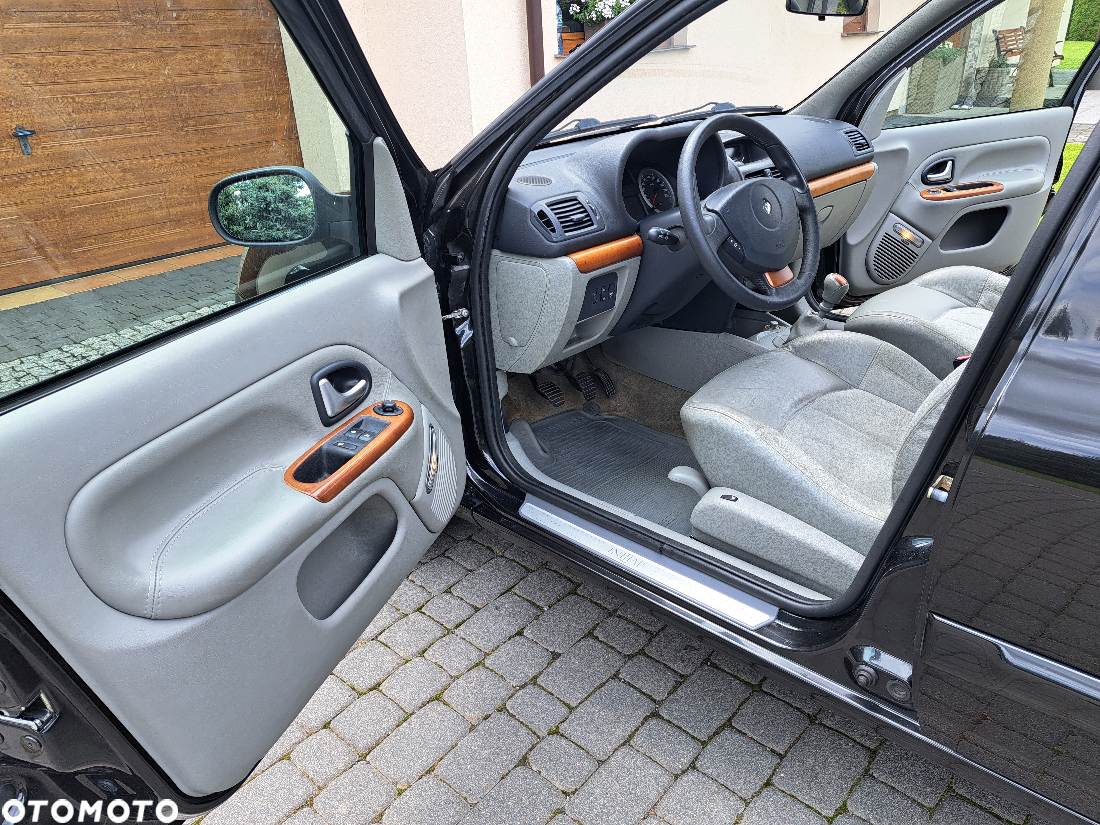 Renault Clio 1.6 16V Initiale - 19