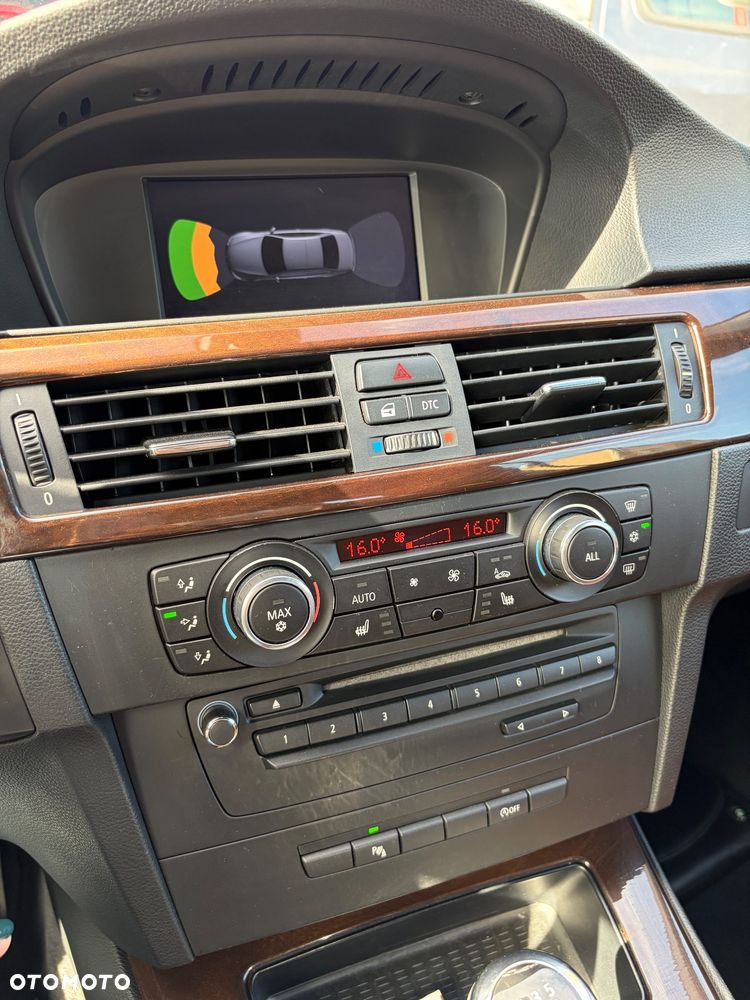 BMW Seria 3 320i Edition Exclusive - 29