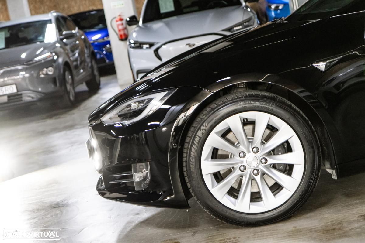 Tesla Model S - 16