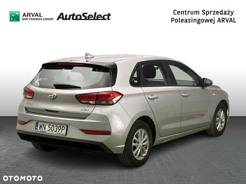 Hyundai i30 1.5 DPI Classic + - 7