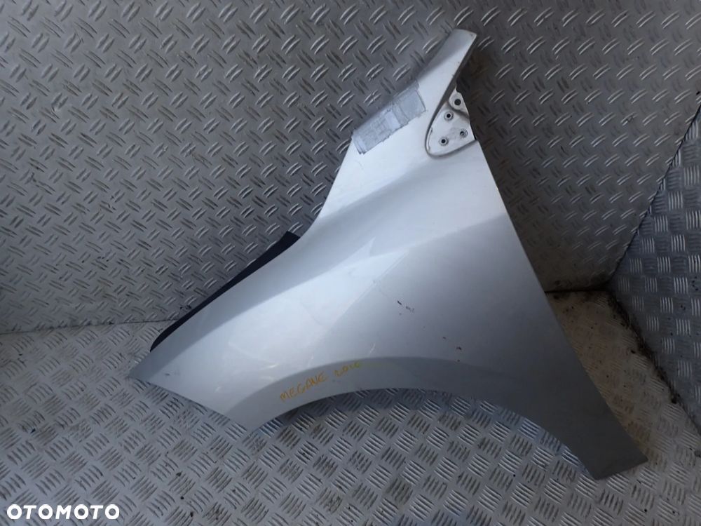 BŁOTNIK LEWY PRZÓD RENAULT MEGANE III - 1