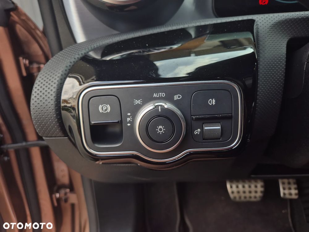 Mercedes-Benz CLA 250 Edition 1 7G-DCT - 18