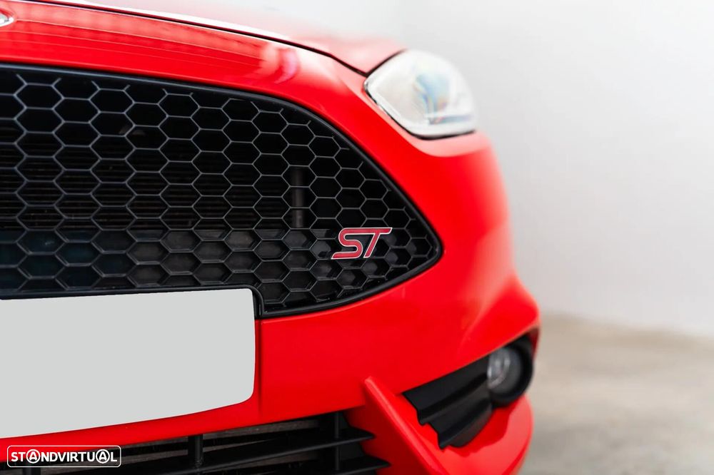 Ford Fiesta 1.6 EcoBoost c/ Pack Pele Desportiva ST - 25