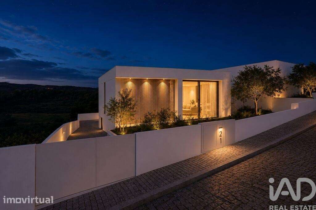 Casa / Villa T3 em Freixo de Cima e de Baixo de 221,00 m2 - Grande imagem: 2/20