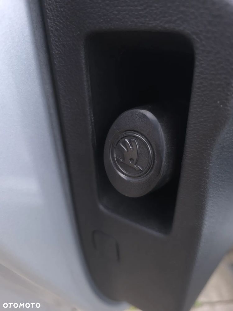 Skoda Octavia 2.0 TDI Ambition DSG - 35