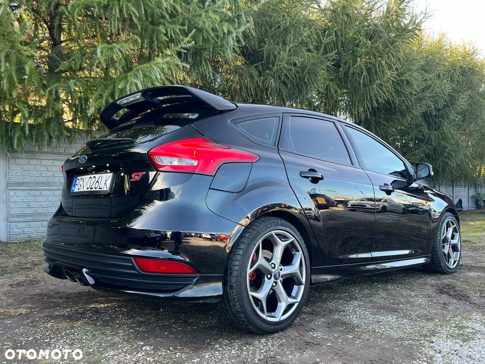 Ford Focus ST - 38