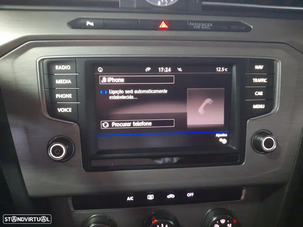 VW Passat 1.6 TDI BlueMotion - 38