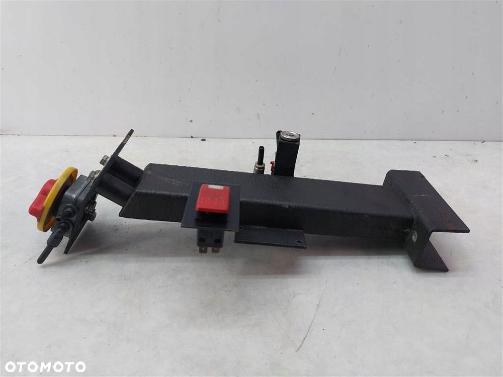 Zawór awaryjnego otwierania drzwi Solaris Urbino 12 833640205 - 2