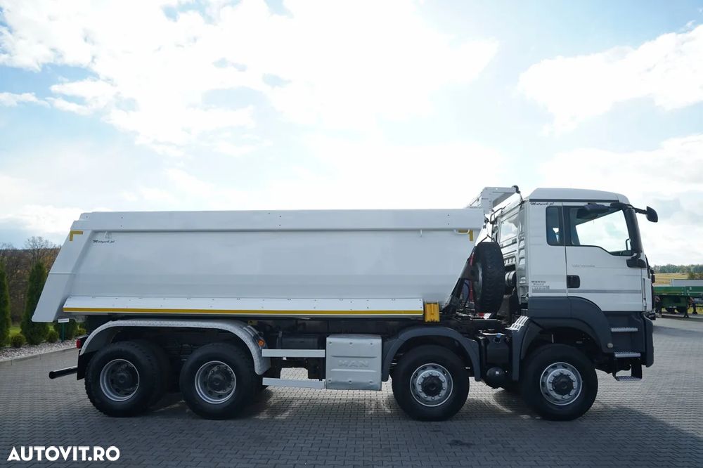 MAN TGS 41.460 / 8x6 / BASCULANTĂ CU DESCĂRCARE SPATE - 5,9 M / MANUALĂ / NAVIGAȚIE / - 13