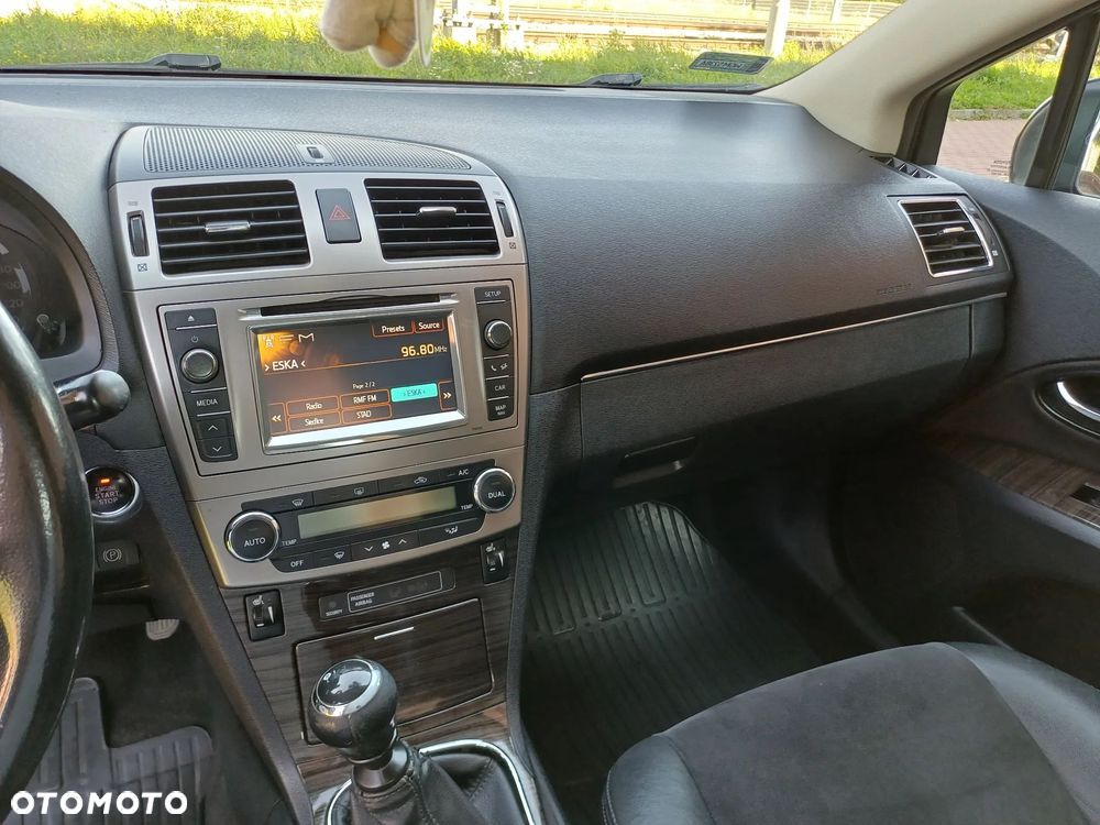 Toyota Avensis 2.0 D-4D Executive - 21