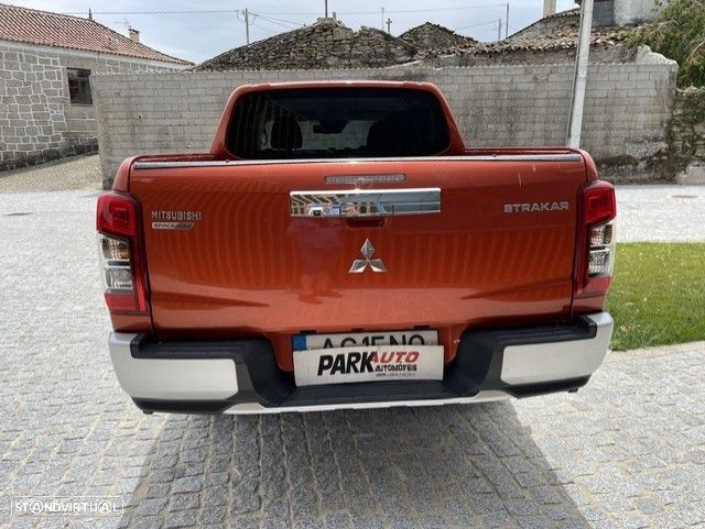 Mitsubishi L200 2.3 DI-D CD Invite Strakar Look 4WD - 9