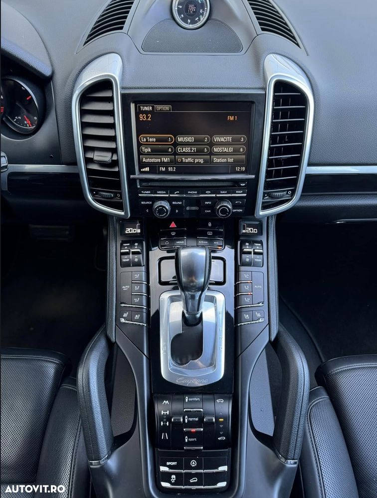 Porsche Cayenne - 18