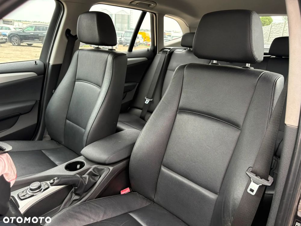BMW X1 sDrive18d xLine - 10