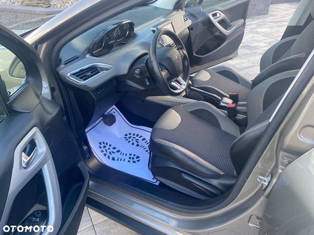 Peugeot 2008 PureTech 110 GPF Stop&Start EAT6 Allure - 10